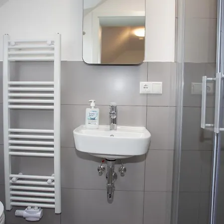 Cesar Aparthotel